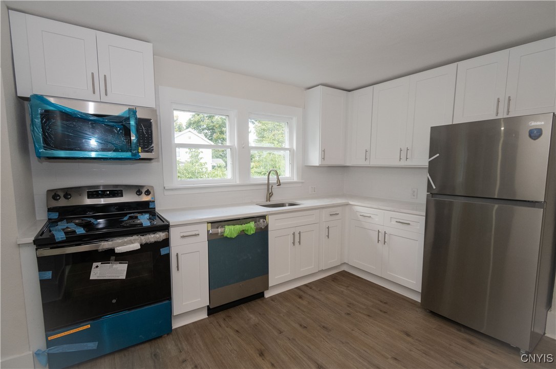 Elbridge, New York 13080, United States, 4 Bedrooms Bedrooms, ,2 BathroomsBathrooms,Residential,Pending,204459