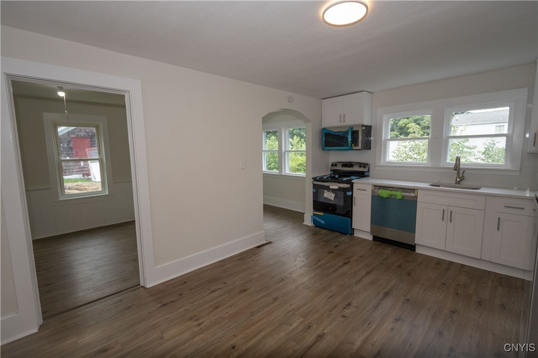 Elbridge, New York 13080, United States, 4 Bedrooms Bedrooms, ,2 BathroomsBathrooms,Residential,Pending,204459