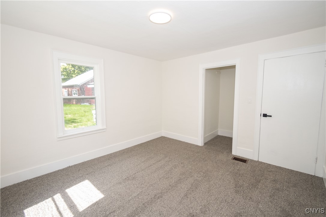 Elbridge, New York 13080, United States, 4 Bedrooms Bedrooms, ,2 BathroomsBathrooms,Residential,Pending,204459