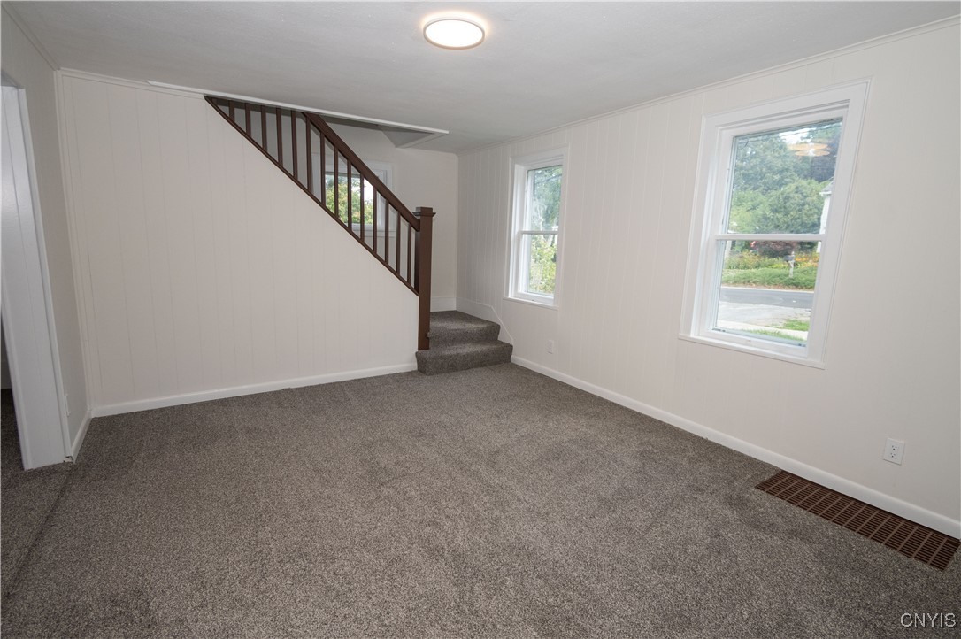 Elbridge, New York 13080, United States, 4 Bedrooms Bedrooms, ,2 BathroomsBathrooms,Residential,Pending,204459