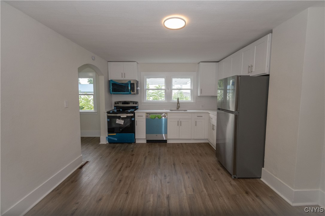 Elbridge, New York 13080, United States, 4 Bedrooms Bedrooms, ,2 BathroomsBathrooms,Residential,Pending,204459