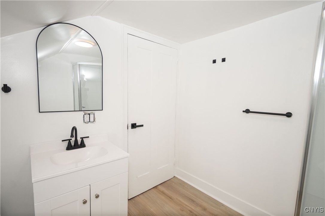 Elbridge, New York 13080, United States, 4 Bedrooms Bedrooms, ,2 BathroomsBathrooms,Residential,Pending,204459