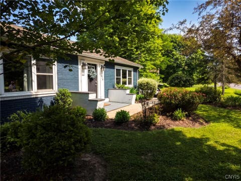 Homes For Sale - 3028 E Lake Road<br/> Onondaga County, Skaneateles, NY 13152