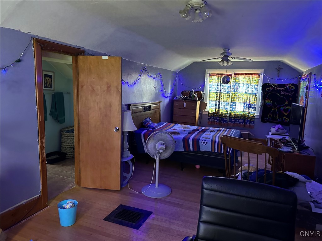 522 Craig Street, Syracuse, New York image 8