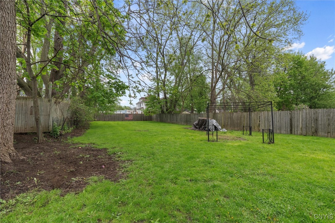 203 Lawrence Avenue, Clay, New York image 33