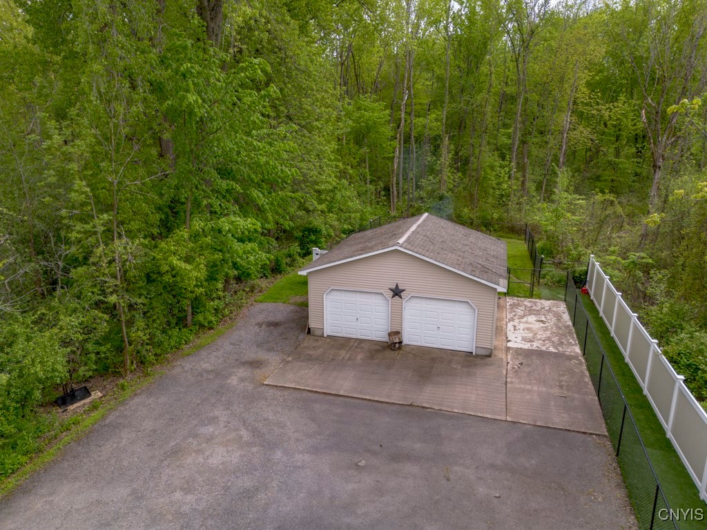 7226 Lakeshore Road, Cicero, New York image 41