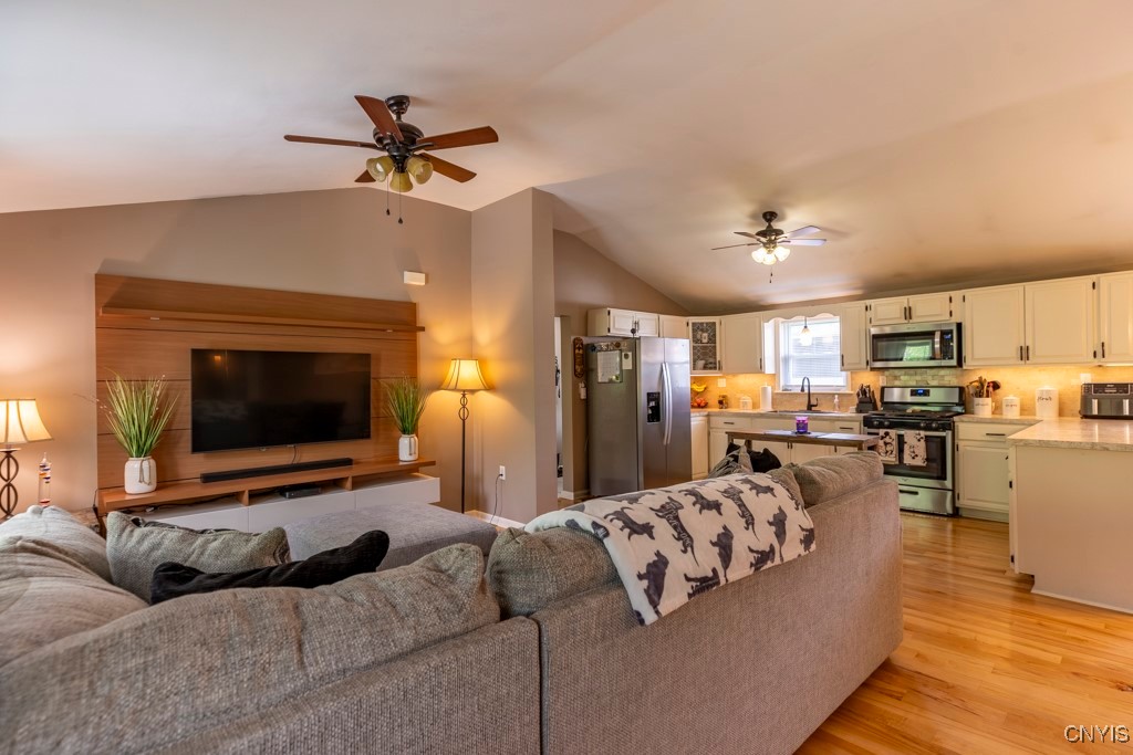 7226 Lakeshore Road, Cicero, New York image 9