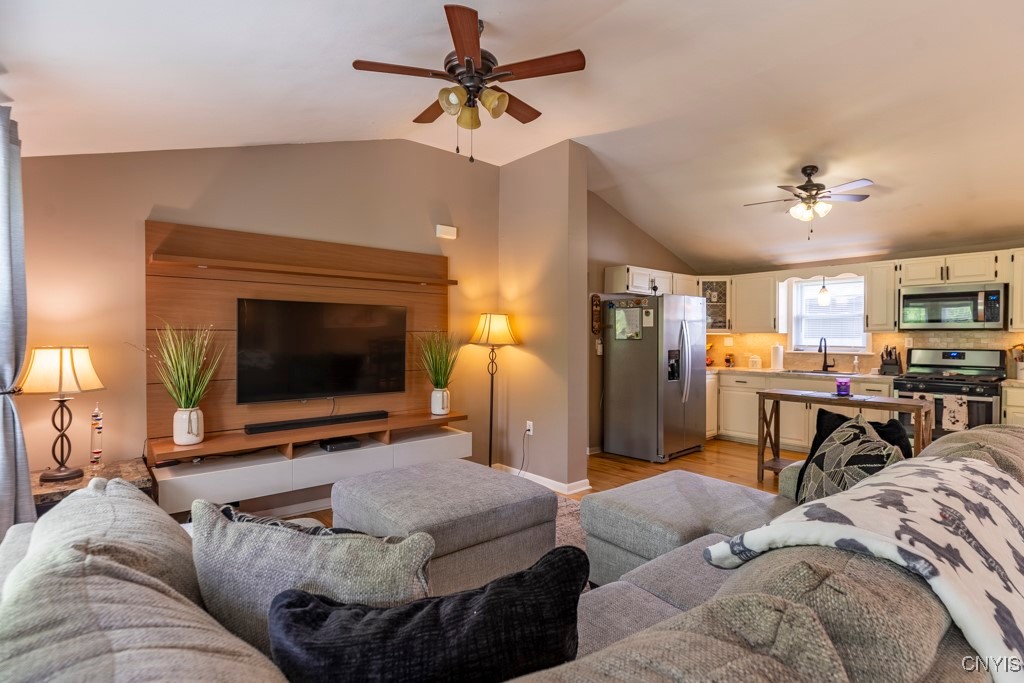 7226 Lakeshore Road, Cicero, New York image 2