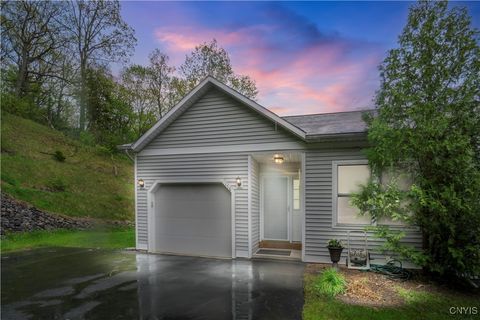 178 Timber Wolf Circle, Geddes, NY 13209 - MLS#: S1606807