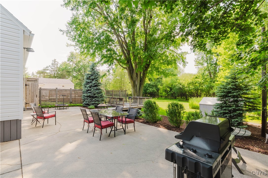 312 Iroquois Avenue W