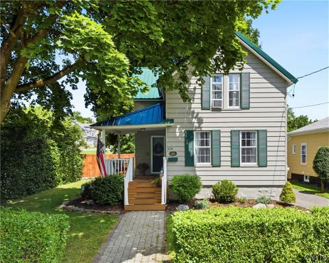 Photo of 424 Cayuga Street, Syracuse, NY 13204 (MLS # S1693094)