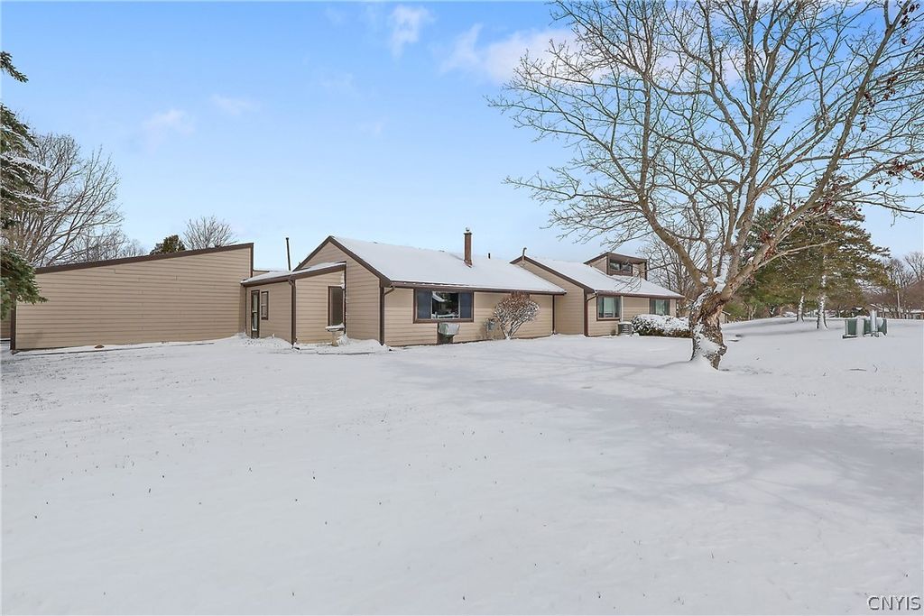 Photo of 739 Village Boulevard S, Van Buren, NY 13027 (MLS # S1666630)