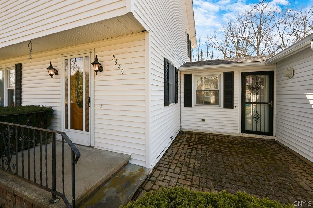 Photo of 5645 Stevens Drive S, Cicero, NY 13039 (MLS # S1669191)