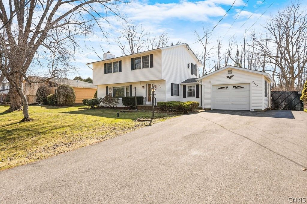 Photo of 5645 Stevens Drive S, Cicero, NY 13039 (MLS # S1669191)