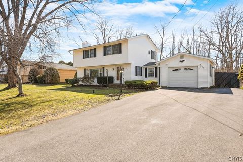 Homes For Sale - 5645 Stevens Drive<br/> Cicero, NY 13039