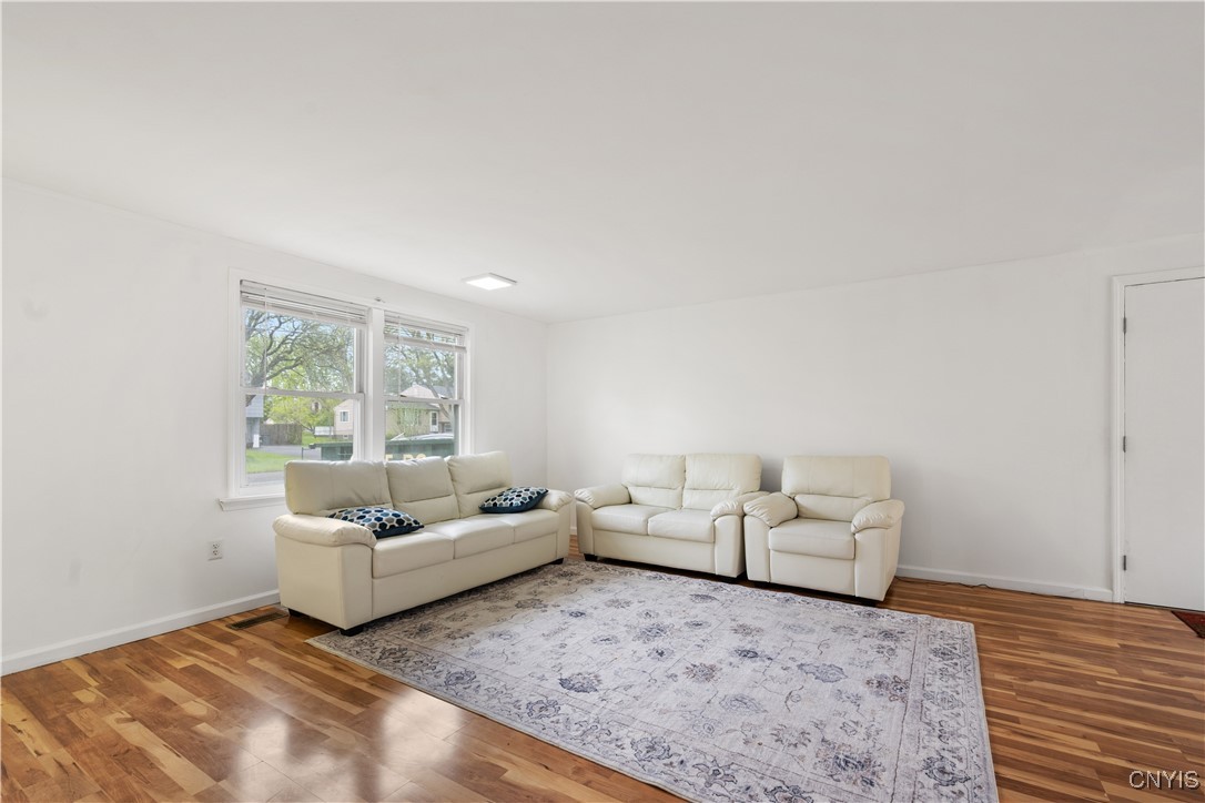 5962 Pony Lane, Cicero, New York image 4