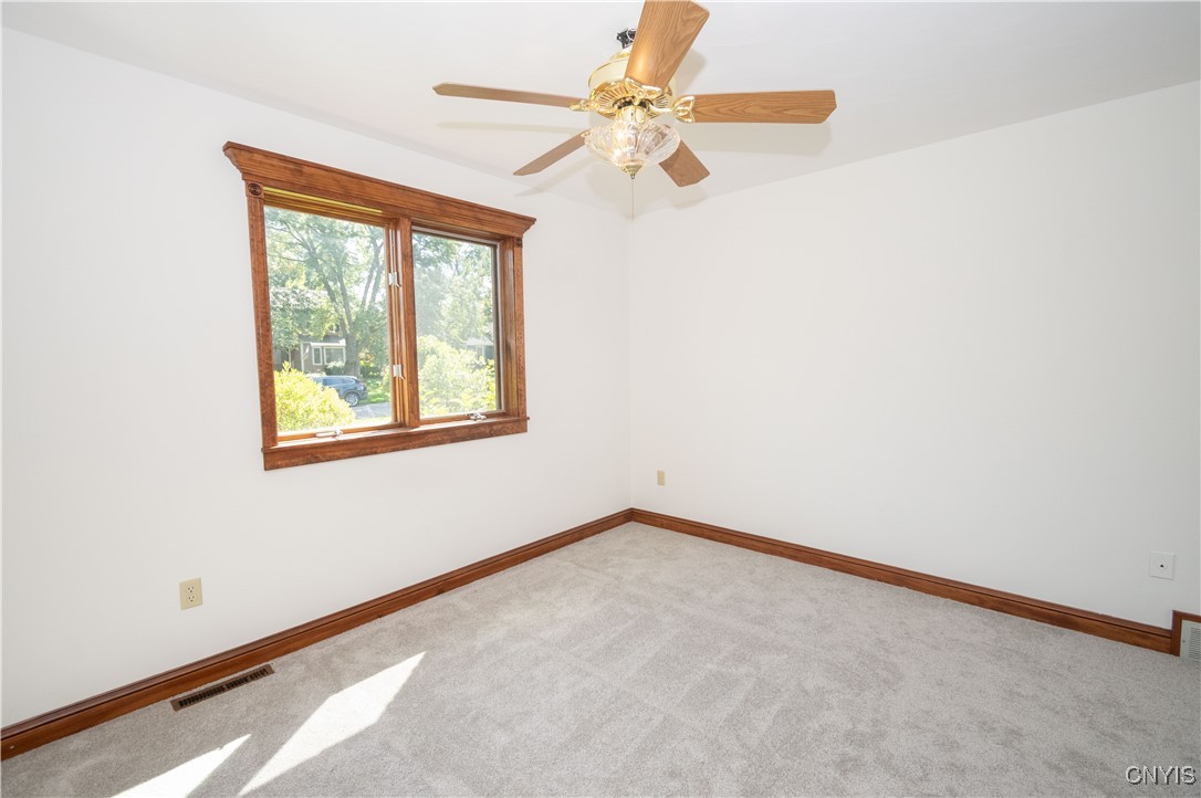 Salina, New York 13090, United States, 4 Bedrooms Bedrooms, ,4 BathroomsBathrooms,Residential,Active,211096