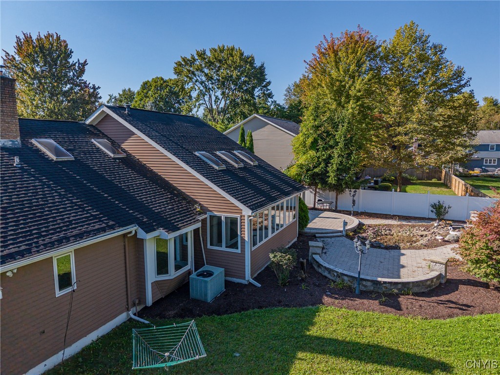 Salina, New York 13090, United States, 4 Bedrooms Bedrooms, ,4 BathroomsBathrooms,Residential,Active,211096