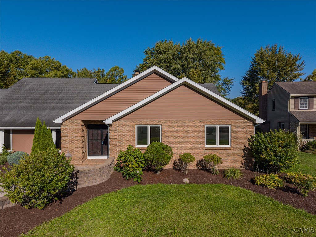 Salina, New York 13090, United States, 4 Bedrooms Bedrooms, ,4 BathroomsBathrooms,Residential,Active,211096