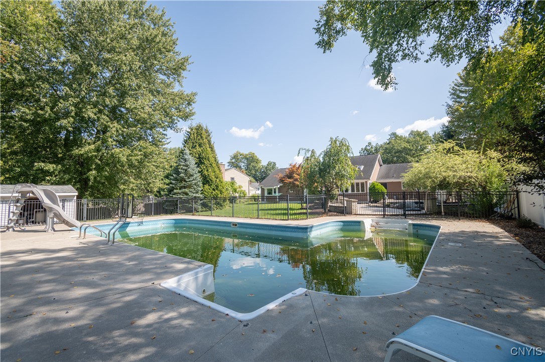 Salina, New York 13090, United States, 4 Bedrooms Bedrooms, ,4 BathroomsBathrooms,Residential,Active,211096