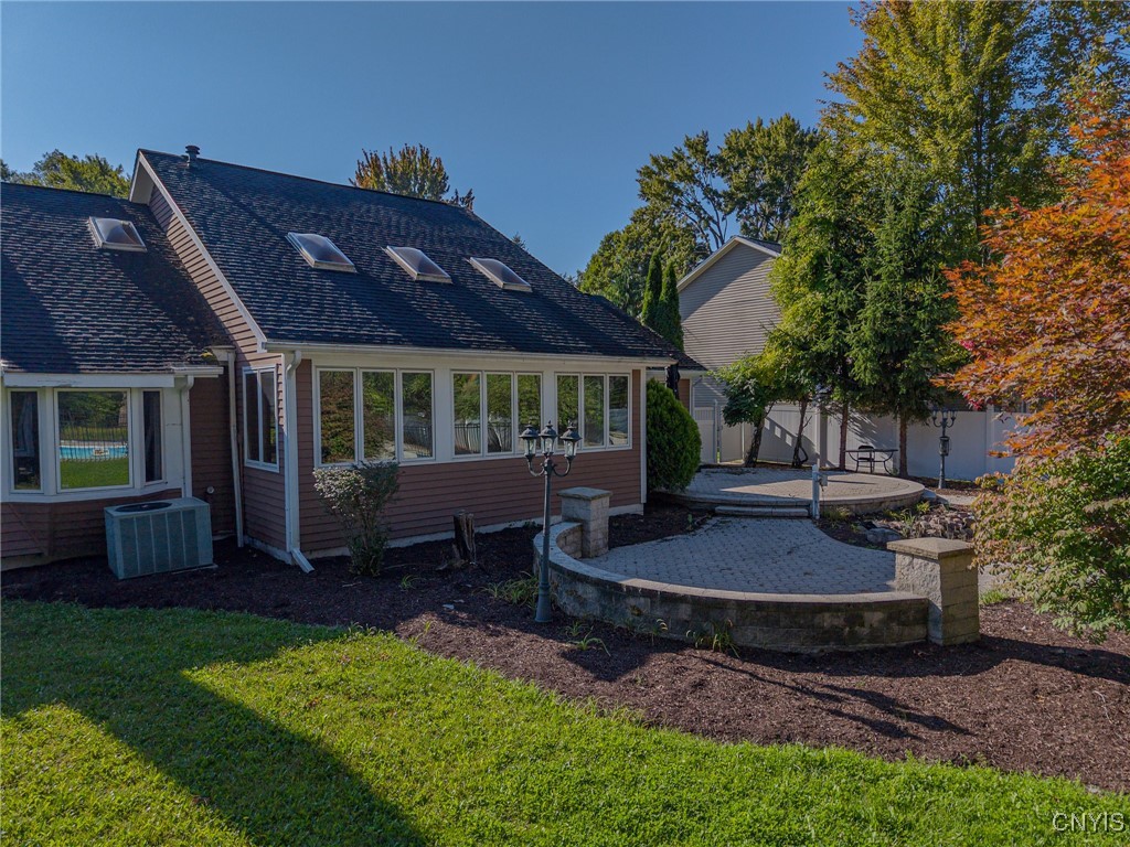 Salina, New York 13090, United States, 4 Bedrooms Bedrooms, ,4 BathroomsBathrooms,Residential,Active,211096