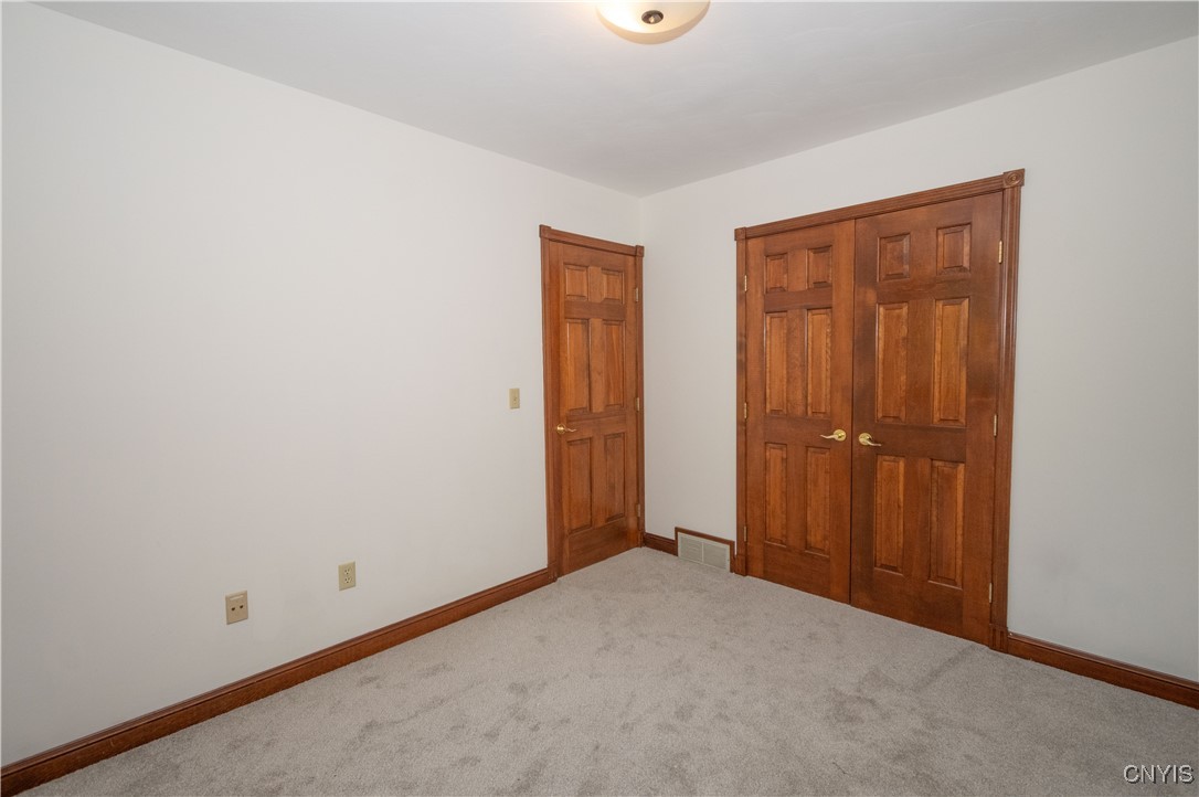 Salina, New York 13090, United States, 4 Bedrooms Bedrooms, ,4 BathroomsBathrooms,Residential,Active,211096