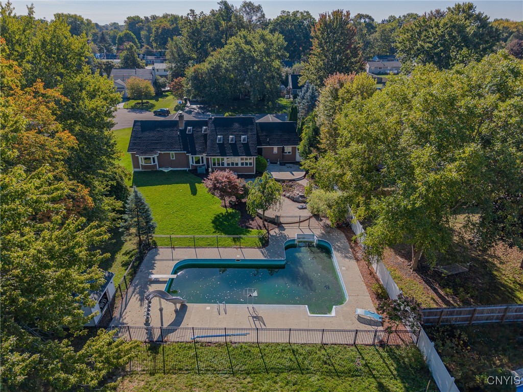 Salina, New York 13090, United States, 4 Bedrooms Bedrooms, ,4 BathroomsBathrooms,Residential,Active,211096