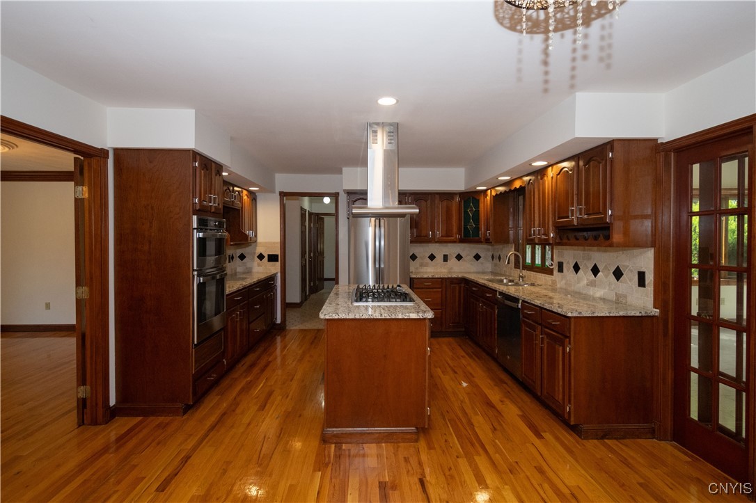 Salina, New York 13090, United States, 4 Bedrooms Bedrooms, ,4 BathroomsBathrooms,Residential,Active,211096