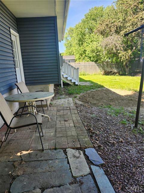 Tiny photo for 408 Snyder Avenue, Salina, NY 13206 (MLS # S1685018)