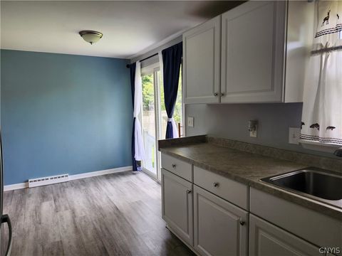 Tiny photo for 408 Snyder Avenue, Salina, NY 13206 (MLS # S1685018)