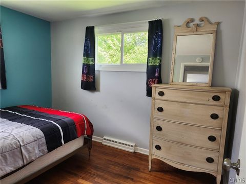 Tiny photo for 408 Snyder Avenue, Salina, NY 13206 (MLS # S1685018)