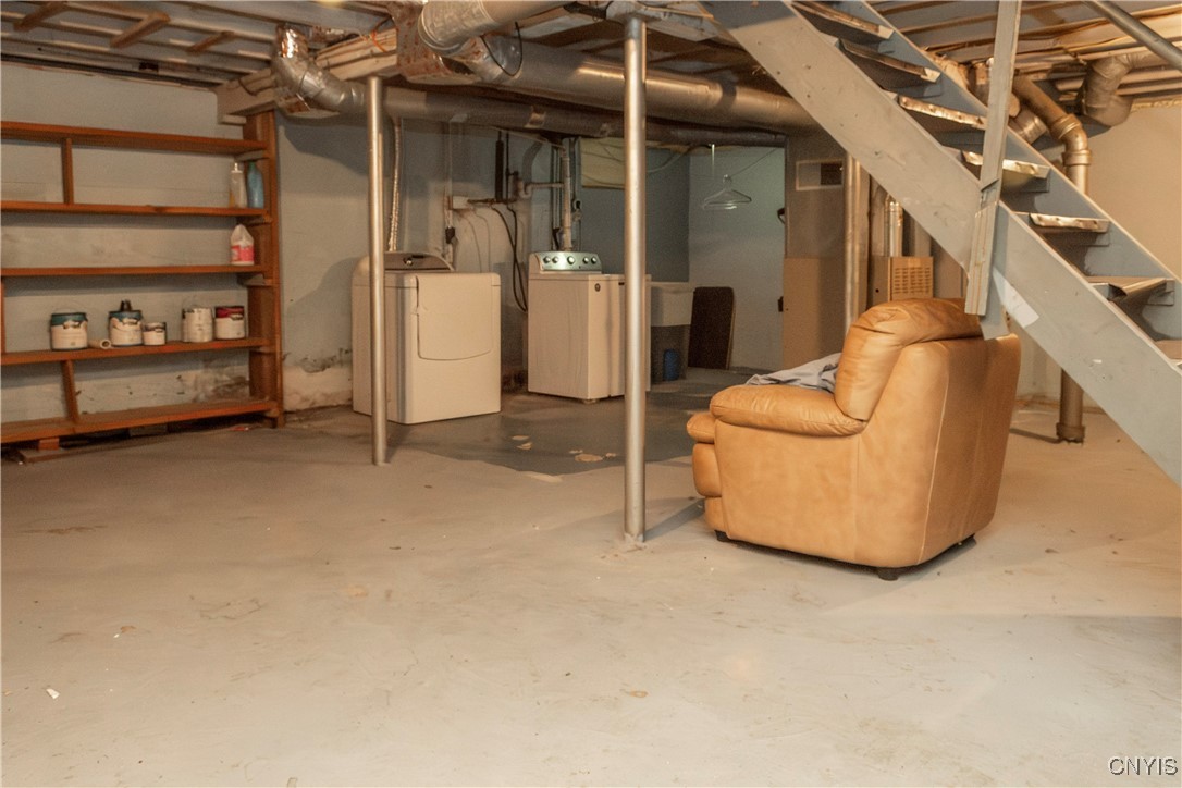 421 Spruce Street, Utica, New York image 41