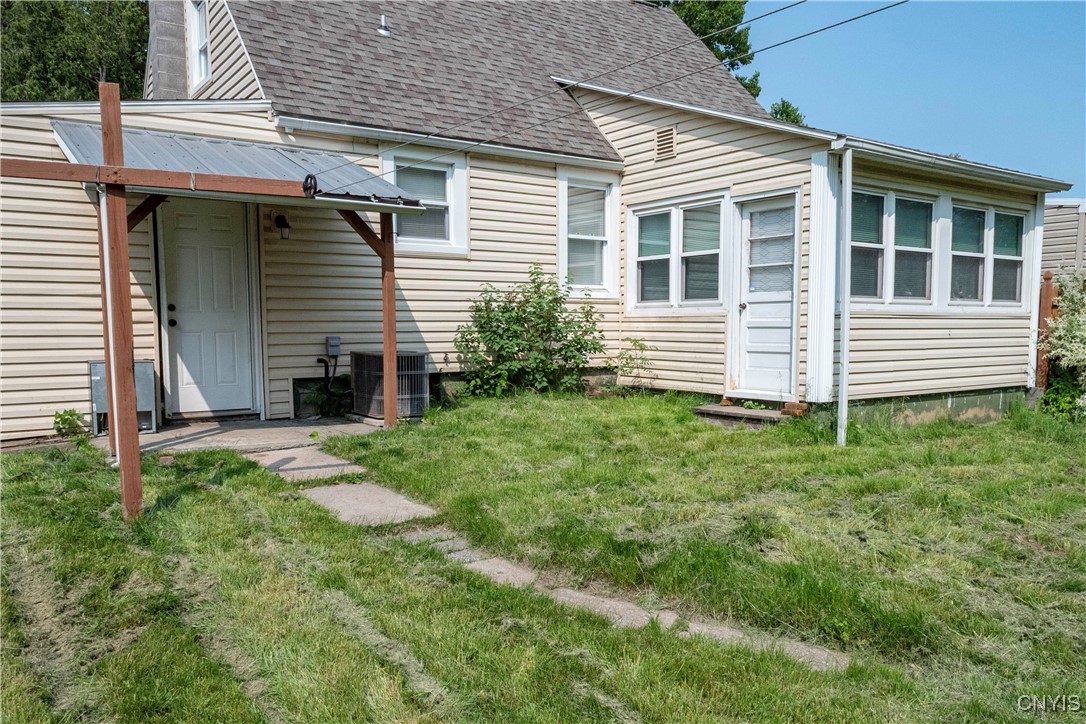 421 Spruce Street, Utica, New York image 3