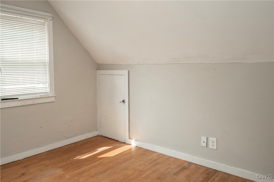 421 Spruce Street, Utica, New York image 33