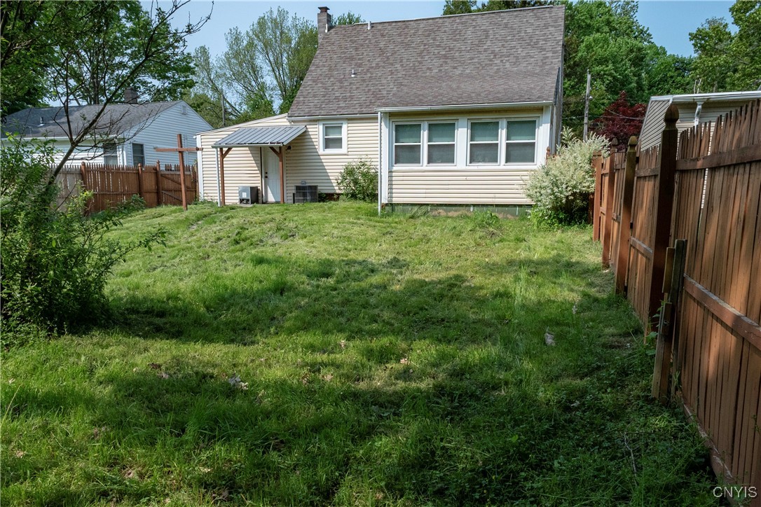 421 Spruce Street, Utica, New York image 6
