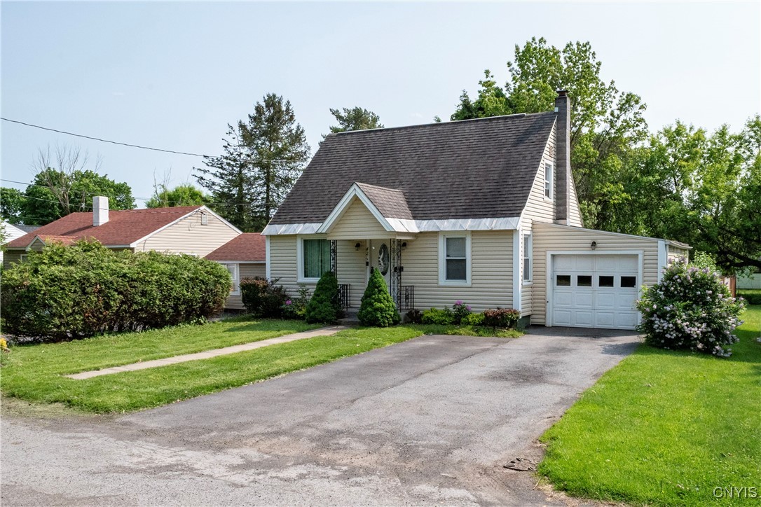 421 Spruce Street, Utica, New York image 4
