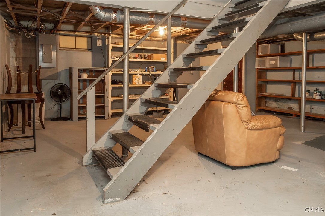 421 Spruce Street, Utica, New York image 40