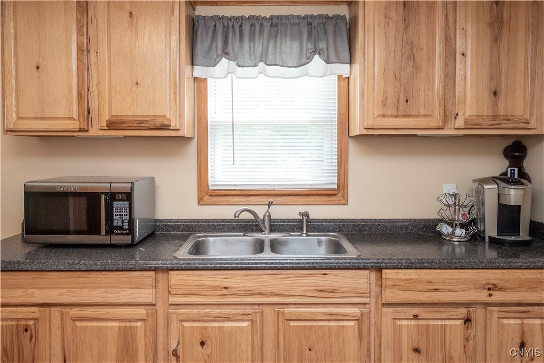 421 Spruce Street, Utica, New York image 14