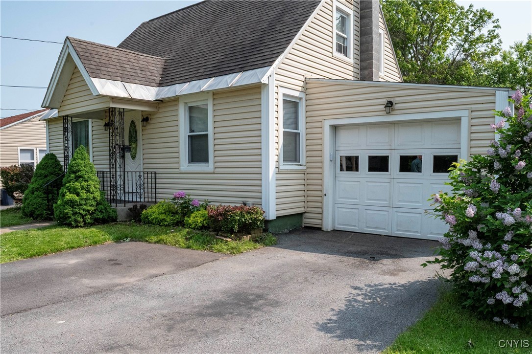 421 Spruce Street, Utica, New York image 2