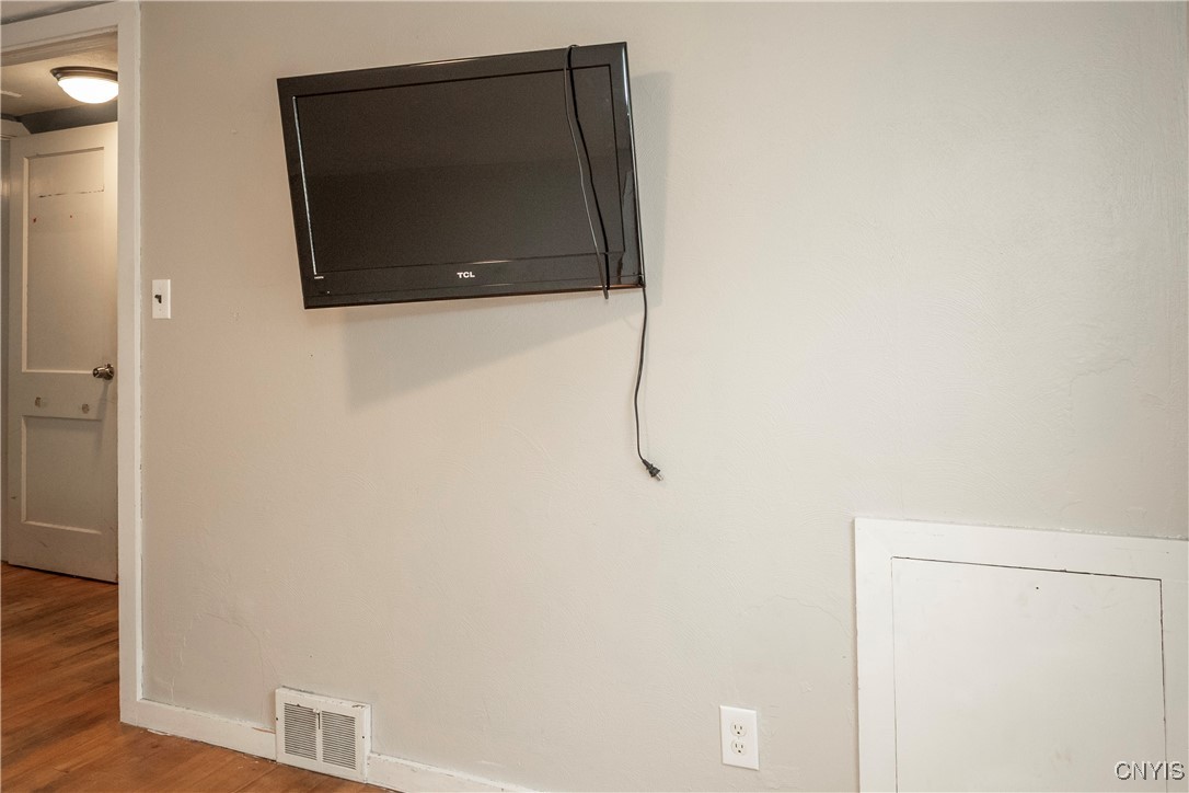 421 Spruce Street, Utica, New York image 35
