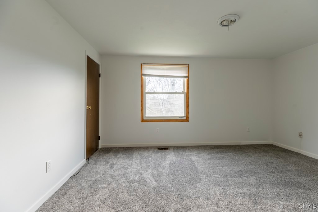 8405 Winterberry Way, Clay, New York image 28