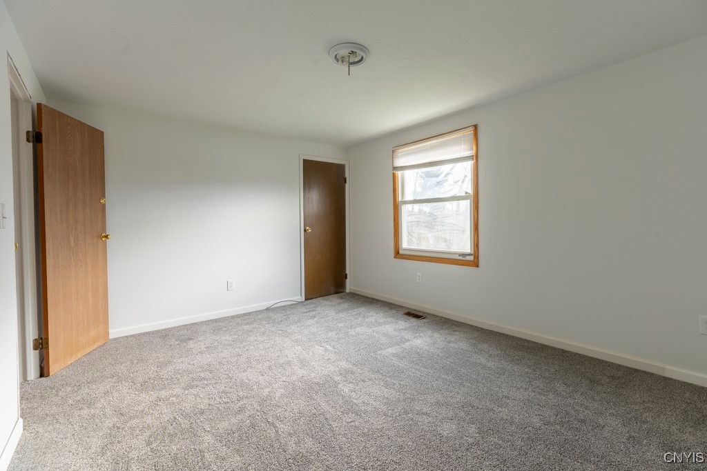8405 Winterberry Way, Clay, New York image 25
