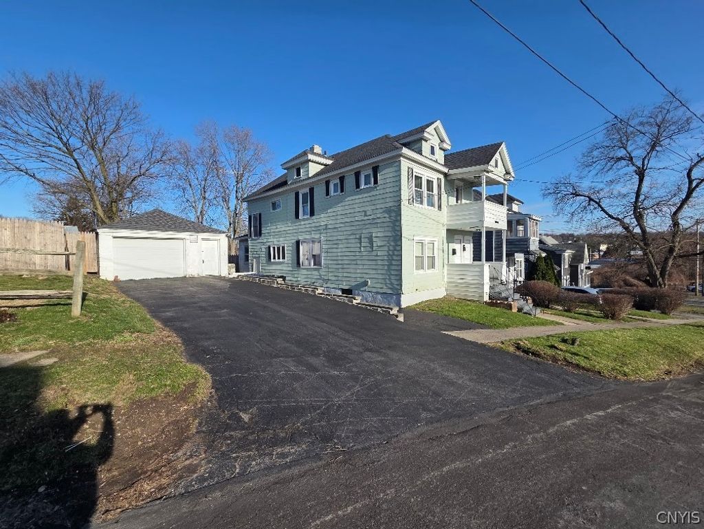 Photo of 112 Gale Avenue #1, Syracuse, NY 13206 (MLS # S1672820)