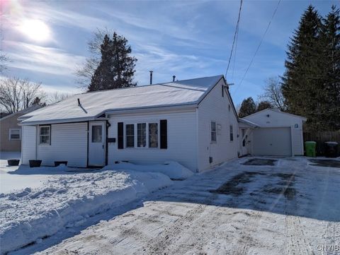 6 Elmhurst Drive New Hartford NY 13413