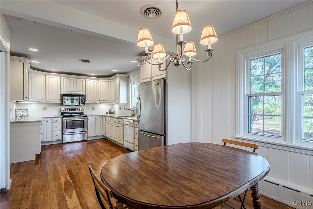 12 Slaytonbush Lane, New Hartford, New York image 32