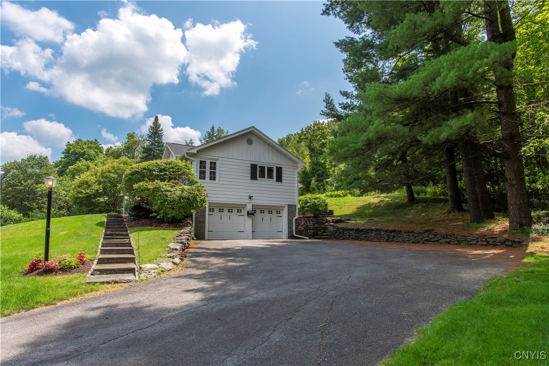 12 Slaytonbush Lane, New Hartford, New York image 7