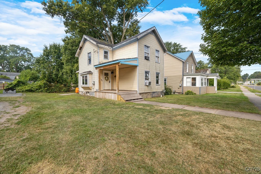 207 N Lake Street
