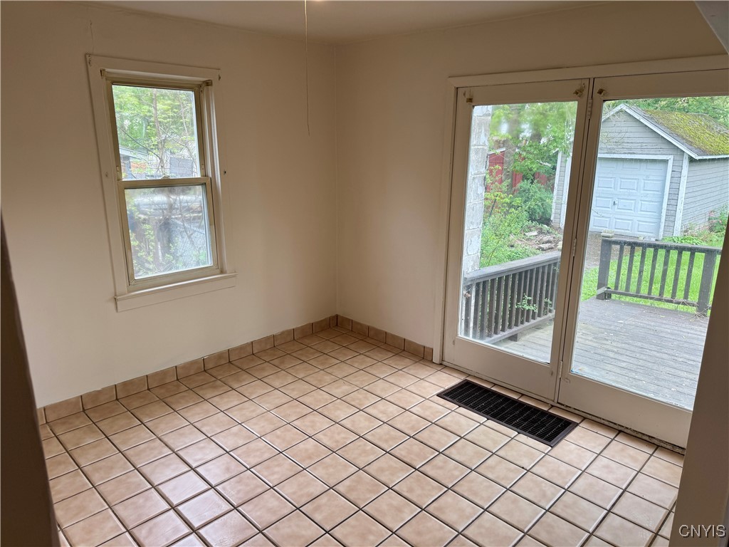 127 Maplewood Avenue, Syracuse, New York image 4