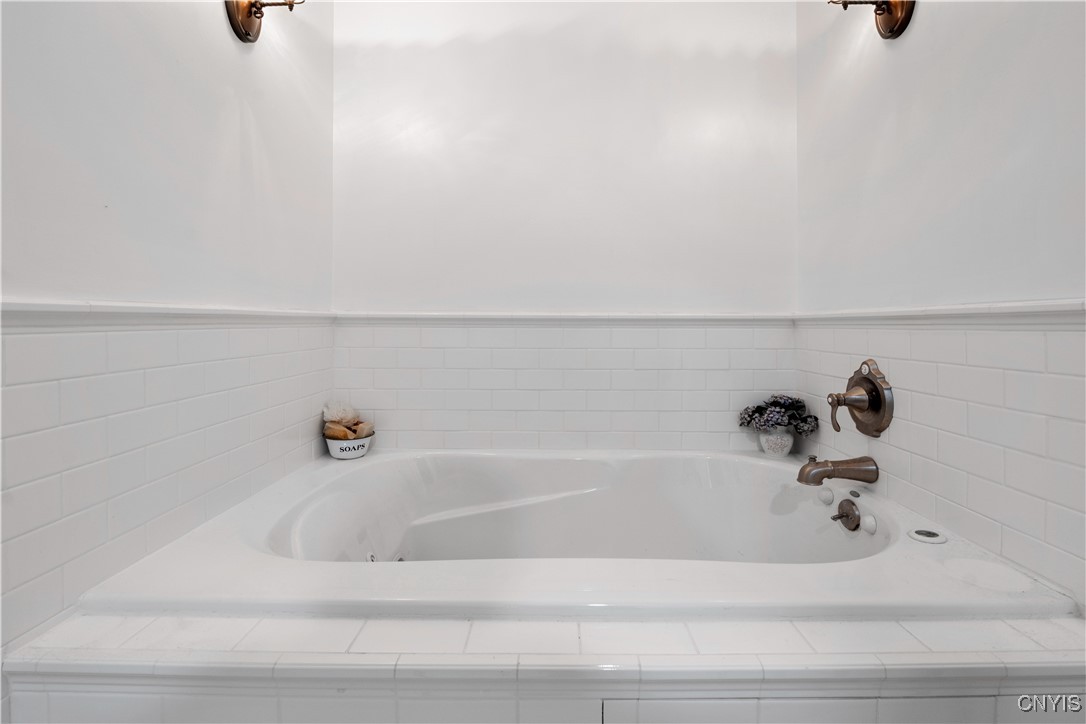 4240 Sweet Road, Pompey, New York image 38