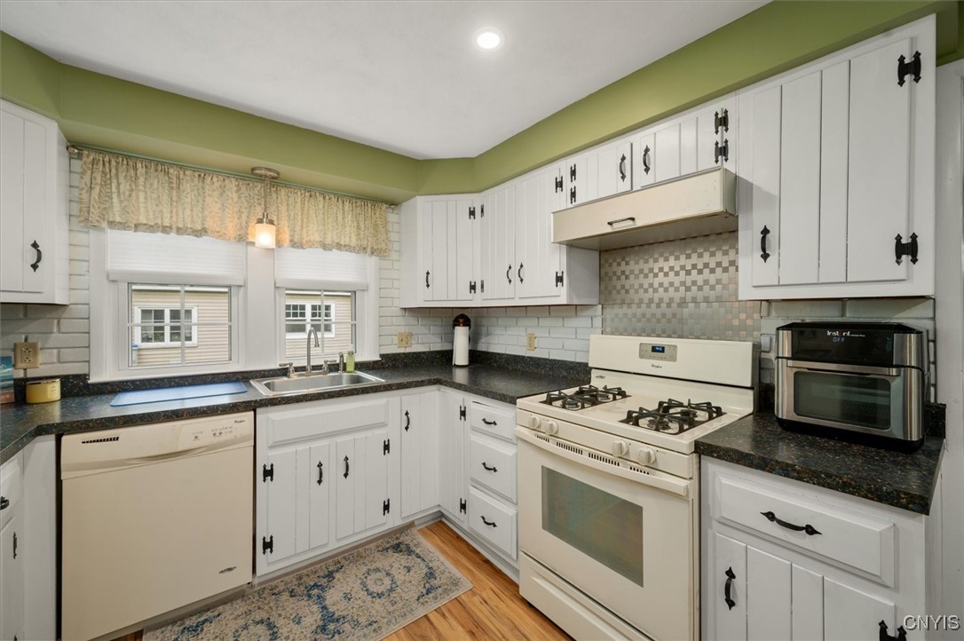 408 Elm Street, Manlius, New York image 11